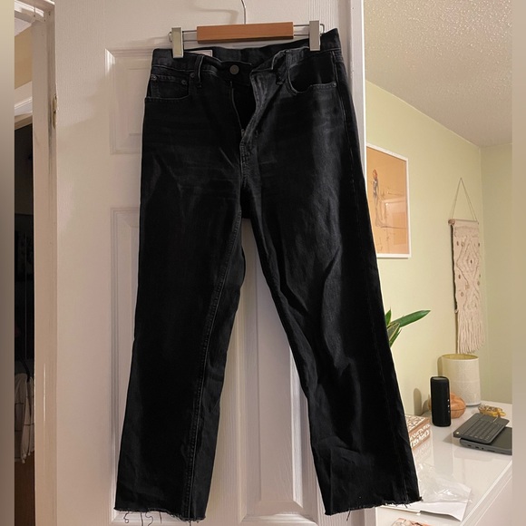 Gap Women’s Sky High Rise Cheeky Straight Jeans -Black Rinse - Picture 3 of 5